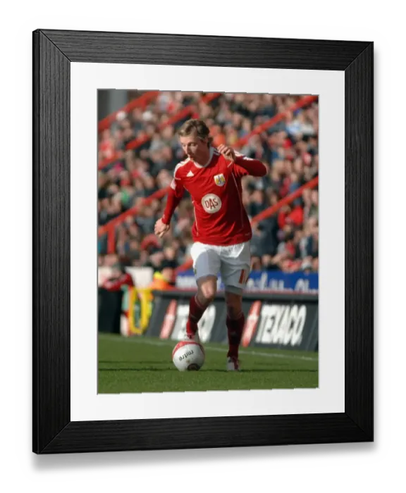 Framed Print : Football Rivalry: Bristol City vs Scunthorpe United - Season 10-11