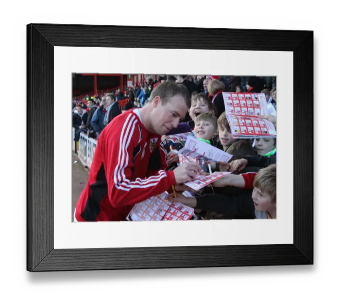Framed Print : Football Rivalry: Bristol City vs Scunthorpe United - Season 10-11 Framed Print : Football Rivalry: Bristol City vs Scunthorpe United - Season 10-11