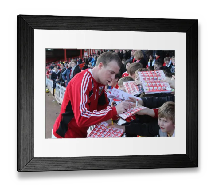 Framed Print : Bristol City vs Scunthorpe United: A Football Rivalry - Season 10-11 Framed Print : Bristol City vs Scunthorpe United: A Football Rivalry - Season 10-11