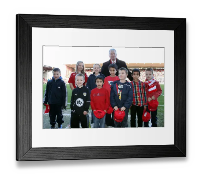 Framed Print : Bristol City vs Scunthorpe United: A Football Showdown - Season 10-11 Framed Print : Bristol City vs Scunthorpe United: A Football Showdown - Season 10-11