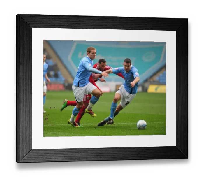 Framed Print : Nicky Maynard's Determined Run: Coventry City vs. Bristol City, Championship, 05 / 03 / 2011 Framed Print : Nicky Maynard's Determined Run: Coventry City vs. Bristol City, Championship, 05 / 03 / 2011