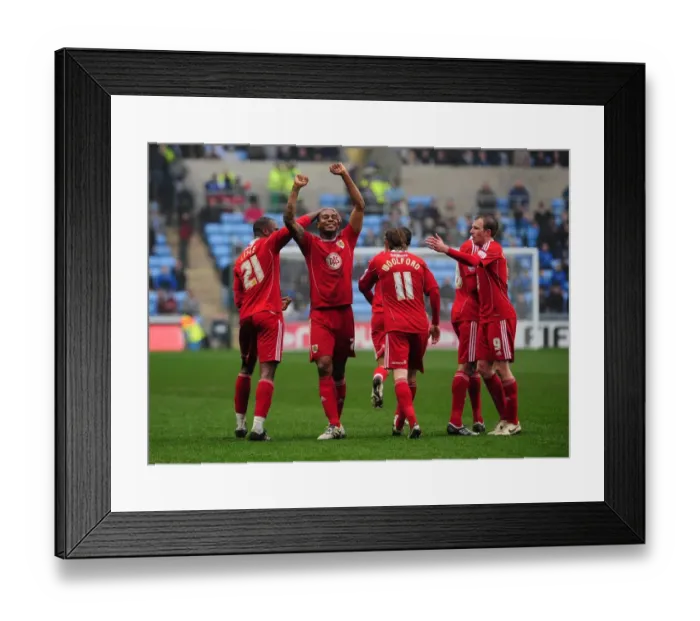 Framed Print : Marvin Elliott's Brace: Championship Win for Bristol City over Coventry City (05 / 03 / 2011)