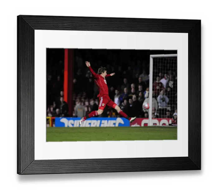 Framed Print : Bristol City's Martyn Woolford Narrowly Misses Goal vs. Portsmouth (Championship, 08 / 03 / 2011) Framed Print : Bristol City's Martyn Woolford Narrowly Misses Goal vs. Portsmouth (Championship, 08 / 03 / 2011)