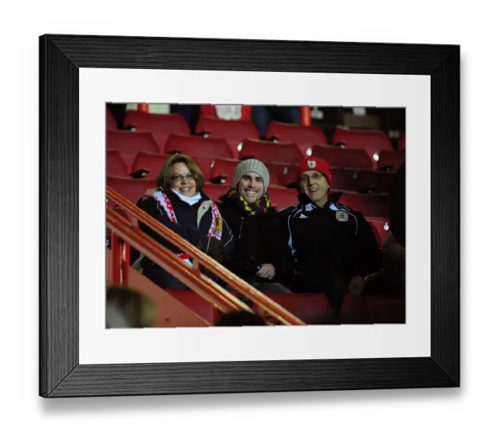 Framed Print : Bristol City vs Portsmouth: Football Showdown - Season 10-11 Framed Print : Bristol City vs Portsmouth: Football Showdown - Season 10-11