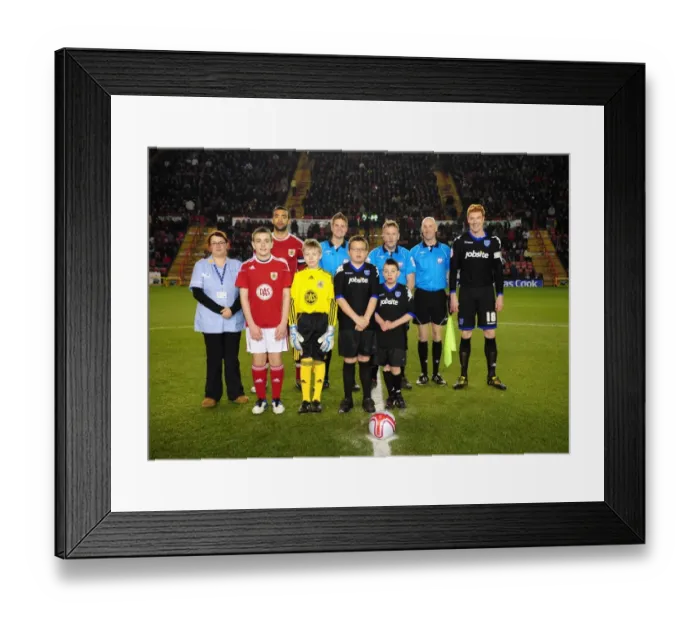 Framed Print : Bristol City vs Portsmouth: 2010-11 Football Rivalry - Season 10-11 Framed Print : Bristol City vs Portsmouth: 2010-11 Football Rivalry - Season 10-11