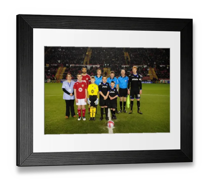 Framed Print : Football Rivalry: Bristol City vs Portsmouth - Season 10-11 Framed Print : Football Rivalry: Bristol City vs Portsmouth - Season 10-11