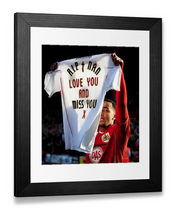 Framed Print : Nicky Maynard's Emotional Tribute: Honoring His Late Nan with a Goal Celebration - Bristol City vs Burnley, Championship 2011