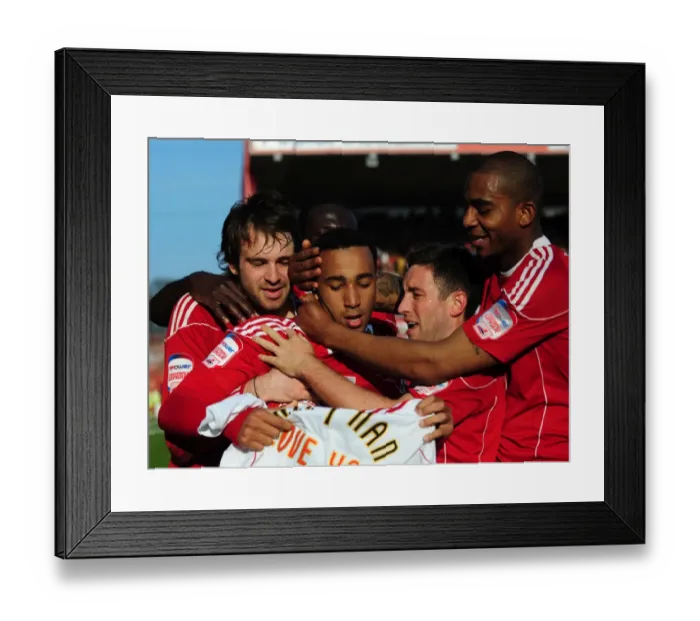 Framed Print : Bristol City's Nicky Maynard Celebrates Double Strike: Championship Clash vs. Burnley (19-03-2011) Framed Print : Bristol City's Nicky Maynard Celebrates Double Strike: Championship Clash vs. Burnley (19-03-2011)