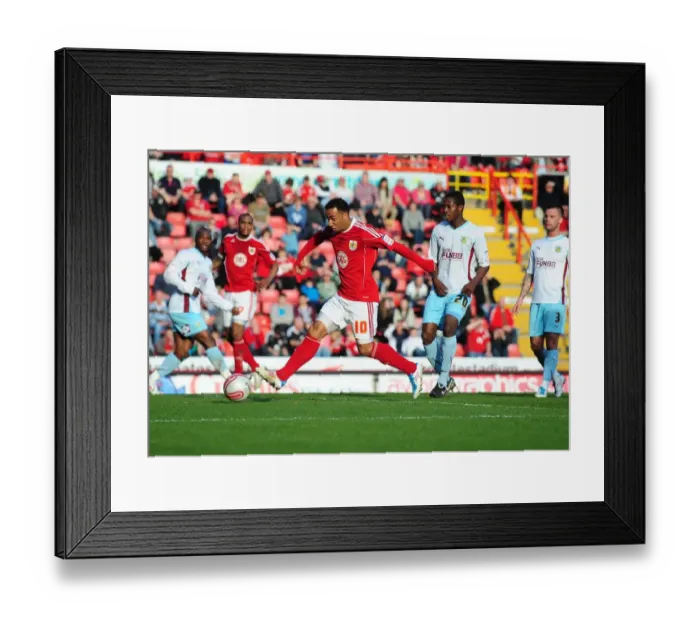 Framed Print : Nicky Maynard's Disallowed Goal: Bristol City vs Burnley, Championship 2011 Framed Print : Nicky Maynard's Disallowed Goal: Bristol City vs Burnley, Championship 2011
