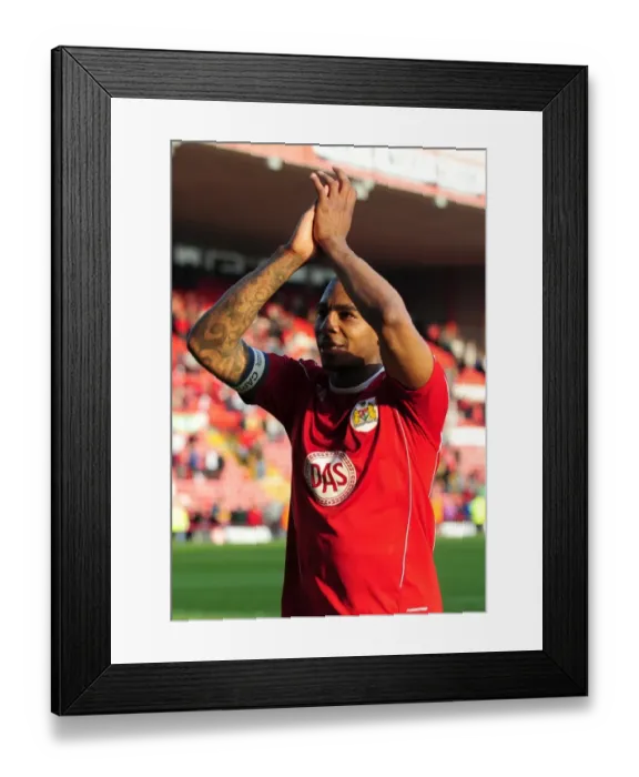Framed Print : Marvin Elliott of Bristol City in Action Against Burnley, Championship Match, Ashton Gate Stadium, 19th March 2011