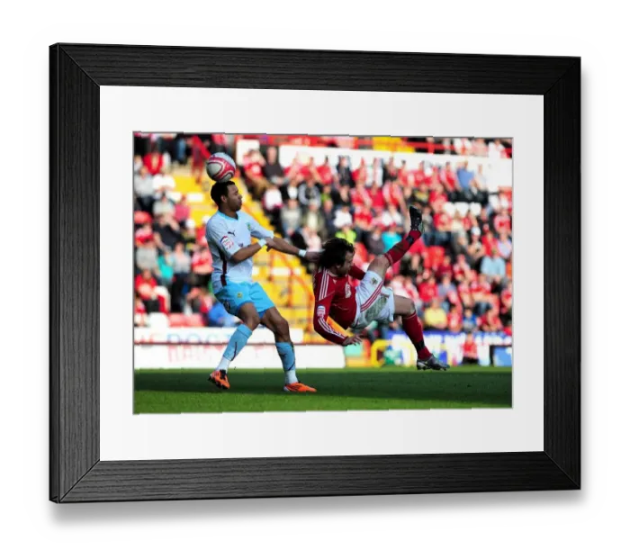Framed Print : Brett Pitman's Near-Perfect Overhead Kick: Bristol City vs Burnley, Championship 2011 Framed Print : Brett Pitman's Near-Perfect Overhead Kick: Bristol City vs Burnley, Championship 2011