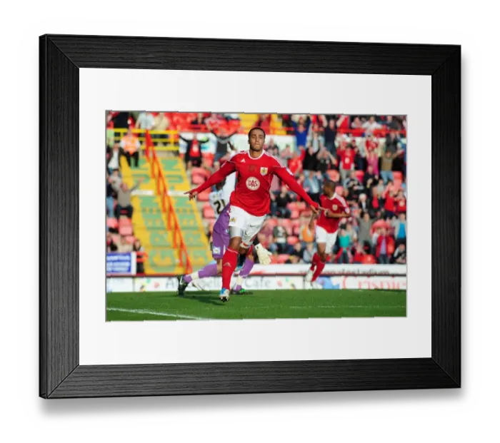 Framed Print : Football Rivalry: Bristol City vs Burnley - Season 10-11 Framed Print : Football Rivalry: Bristol City vs Burnley - Season 10-11