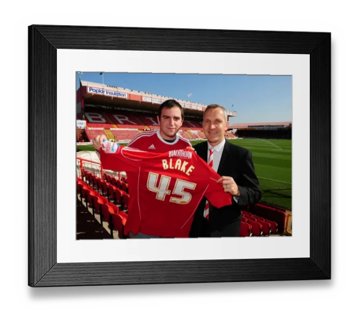 Framed Print : Bristol City Manager Keith Milken Presents NPower Super Fan Dan Blake with a Team Shirt (Bristol City v Burnley) Framed Print : Bristol City Manager Keith Milken Presents NPower Super Fan Dan Blake with a Team Shirt (Bristol City v Burnley)