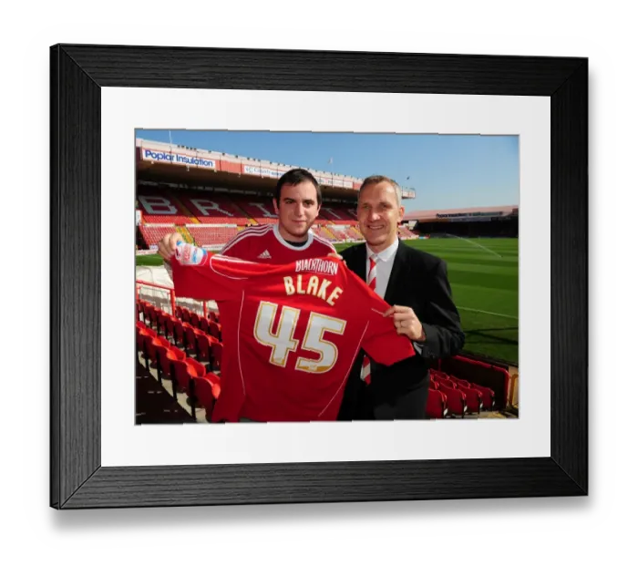 Framed Print : NPower super fan Dan Blake is presented with a shirt bt Bristol City Manager, Keith Milen Framed Print : NPower super fan Dan Blake is presented with a shirt bt Bristol City Manager, Keith Milen