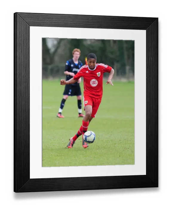 Framed Print : Clash of Future Stars: Bristol City Academy vs Portsmouth Academy - Season 10-11 Framed Print : Clash of Future Stars: Bristol City Academy vs Portsmouth Academy - Season 10-11