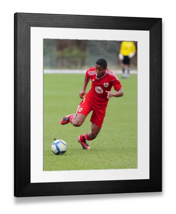 Framed Print : Clash of Future Stars: Bristol City Academy vs Portsmouth Academy - Season 10-11