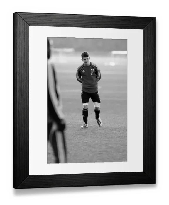 Framed Print : Bristol City FC: Nurturing Talent at the Academy - Season 10-11: Academy Training Framed Print : Bristol City FC: Nurturing Talent at the Academy - Season 10-11: Academy Training