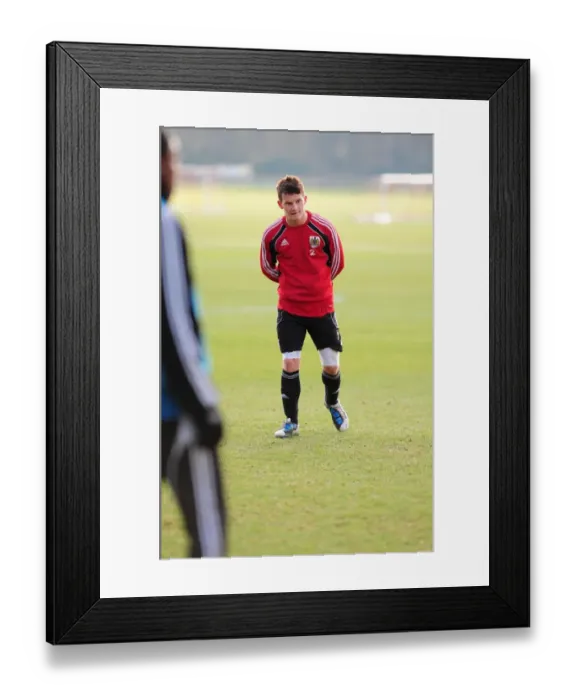 Framed Print : Bristol City First Team: Academy Training Sessions - Season 10-11 Framed Print : Bristol City First Team: Academy Training Sessions - Season 10-11