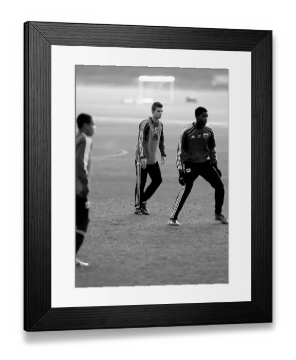 Framed Print : Bristol City First Team: 2010-11 - Nurturing Tomorrow's Football Stars: Academy Training Framed Print : Bristol City First Team: 2010-11 - Nurturing Tomorrow's Football Stars: Academy Training