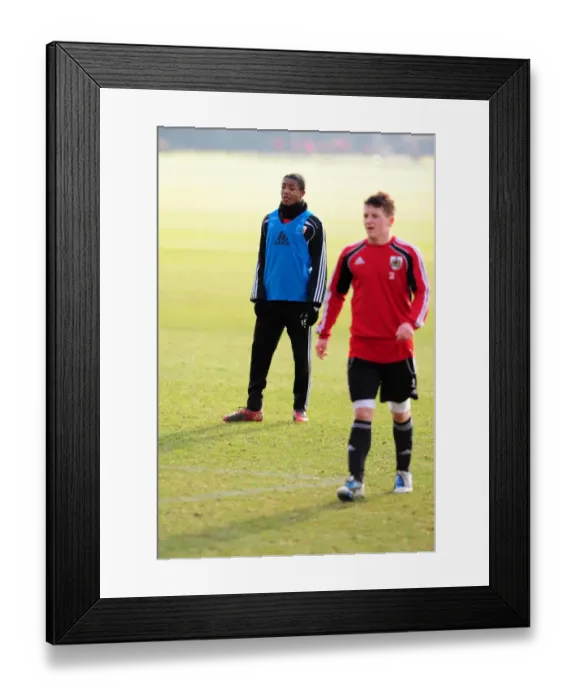 Framed Print : Bristol City First Team: Nurturing Talent - Academy Training (Season 10-11) Framed Print : Bristol City First Team: Nurturing Talent - Academy Training (Season 10-11)
