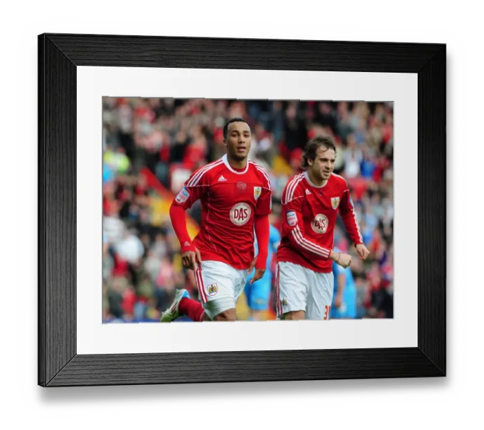 Framed Print : Nicky Maynard's Solo Goal Earns Bristol City Championship Victory over Doncaster Rovers - 02.04.2011 Framed Print : Nicky Maynard's Solo Goal Earns Bristol City Championship Victory over Doncaster Rovers - 02.04.2011