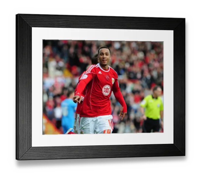 Framed Print : Nicky Maynard's Solo Goal: Championship-Winning Moment for Bristol City over Doncaster Rovers (April 2011) Framed Print : Nicky Maynard's Solo Goal: Championship-Winning Moment for Bristol City over Doncaster Rovers (April 2011)