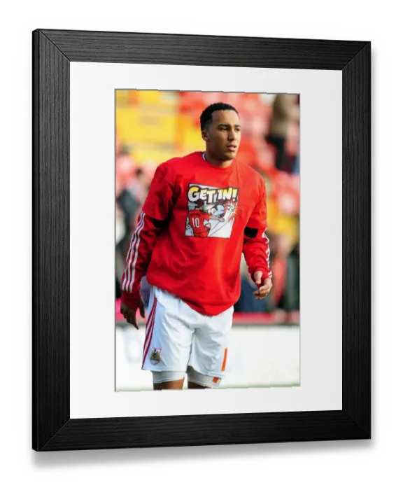 Framed Print : Bristol City vs Scunthorpe United: A Football Showdown - Season 10-11 Framed Print : Bristol City vs Scunthorpe United: A Football Showdown - Season 10-11
