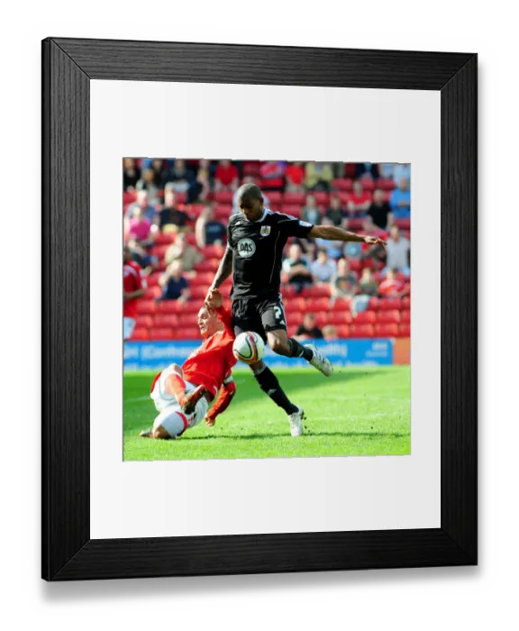 Framed Print : Battling for Supremacy: Marvin Elliott vs. Nathan Doyle - Barnsley vs. Bristol City, Championship 2011 Framed Print : Battling for Supremacy: Marvin Elliott vs. Nathan Doyle - Barnsley vs. Bristol City, Championship 2011