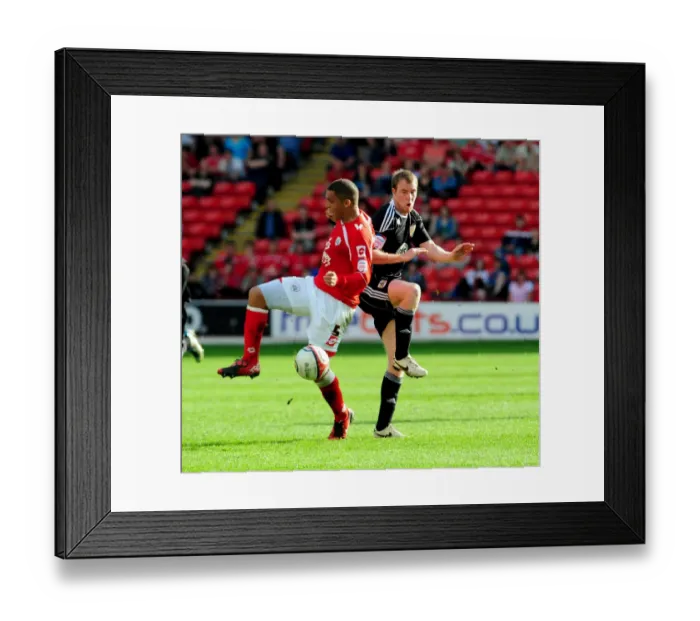 Framed Print : Clash at Oakwell: David Clarkson vs. Nathan Doyle - Bristol City vs. Barnsley, Championship 2011