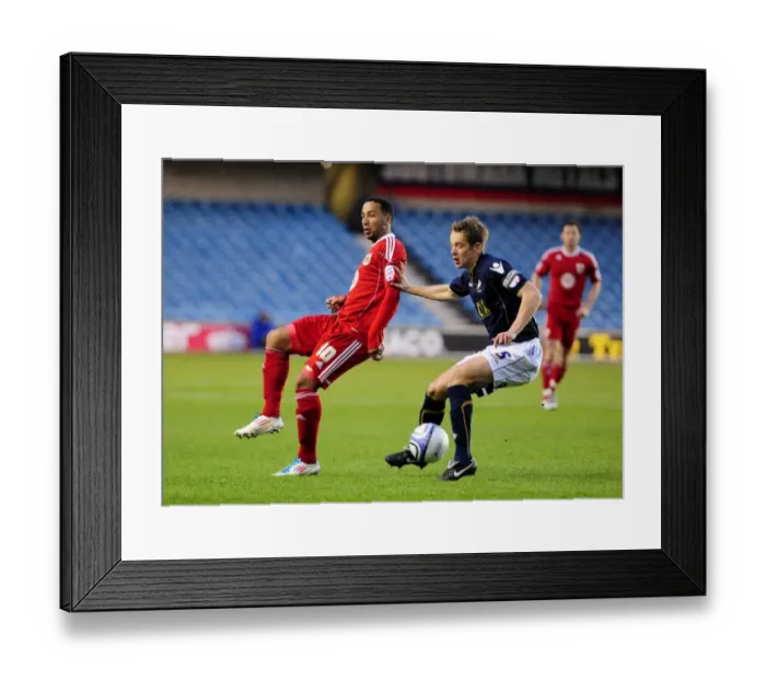 Framed Print : Nicky Maynard's Sensational Goal: Millwall vs. Bristol City, Championship 2011