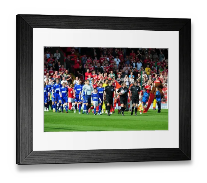 Framed Print : Bristol City vs Ipswich Town: Championship Clash at Ashton Gate Stadium - 16 / 04 / 2011 Framed Print : Bristol City vs Ipswich Town: Championship Clash at Ashton Gate Stadium - 16 / 04 / 2011