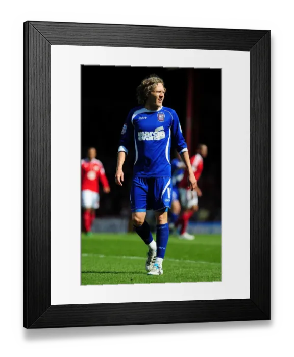 Framed Print : Jimmy Bullard of Ipswich Town in Action Against Bristol City, Championship Match, April 16, 2011 - Ashton Gate Stadium Framed Print : Jimmy Bullard of Ipswich Town in Action Against Bristol City, Championship Match, April 16, 2011 - Ashton Gate Stadium