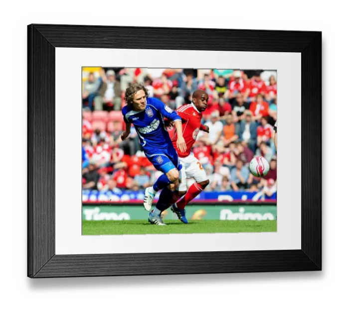 Framed Print : Battling for Supremacy: Jamal Campbell-Ryce vs Jimmy Bullard in the Championship Clash between Bristol City and Ipswich Town (16-04-2011) Framed Print : Battling for Supremacy: Jamal Campbell-Ryce vs Jimmy Bullard in the Championship Clash between Bristol City and Ipswich Town (16-04-2011)