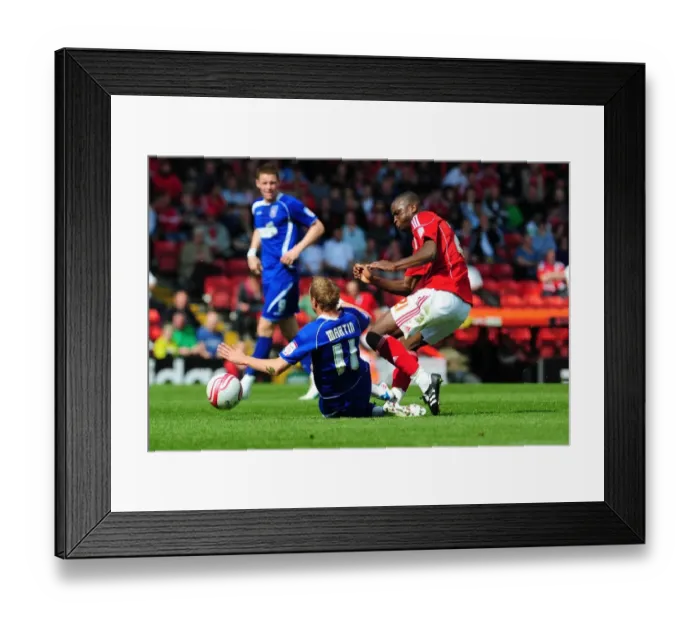 Framed Print : Bristol City vs Ipswich Town: Lee Martin's Red Card for Foul on Kalifa Cisse (Championship, April 16, 2011) Framed Print : Bristol City vs Ipswich Town: Lee Martin's Red Card for Foul on Kalifa Cisse (Championship, April 16, 2011)