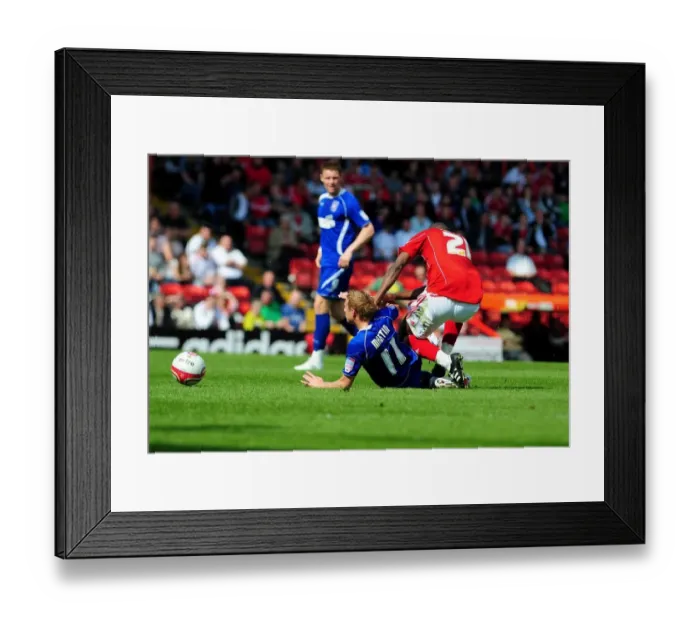 Framed Print : Bristol City vs Ipswich Town: Lee Martin's Red Card to Kalifa Cisse (Championship, April 16, 2011)
