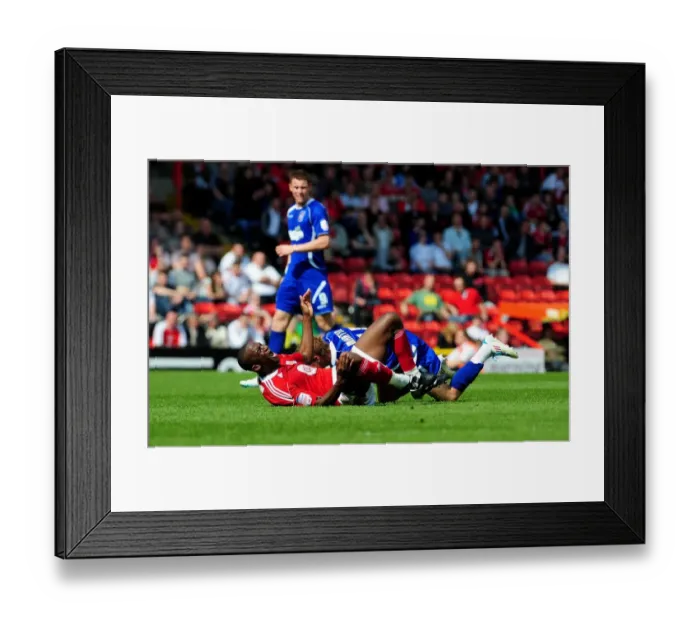 Framed Print : Bristol City vs Ipswich Town: Lee Martin's Red Card to Kalifa Cisse (Championship, April 16, 2011) Framed Print : Bristol City vs Ipswich Town: Lee Martin's Red Card to Kalifa Cisse (Championship, April 16, 2011)