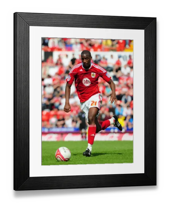 Framed Print : Bristol City's Kalifa Cisse in Action during the Championship Match against Ipswich Town at Ashton Gate Stadium, 16th April 2011 Framed Print : Bristol City's Kalifa Cisse in Action during the Championship Match against Ipswich Town at Ashton Gate Stadium, 16th April 2011