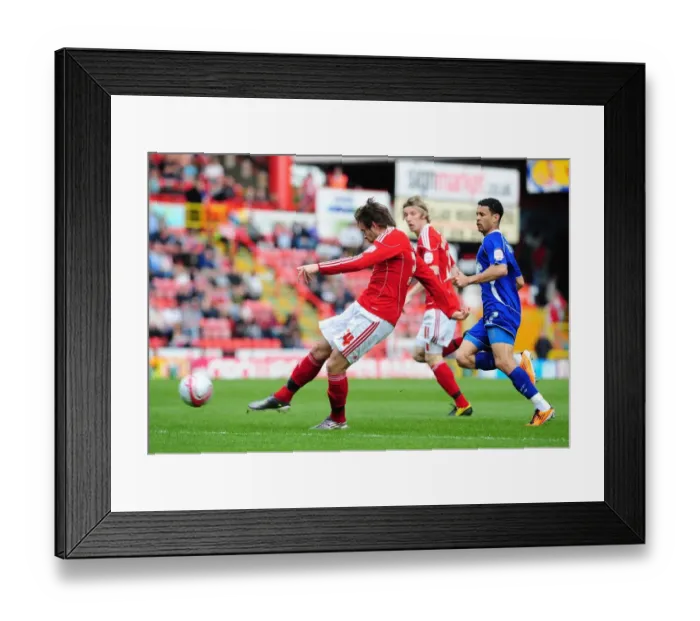 Framed Print : Bristol City's Brett Pitman Narrowly Misses Goal vs. Ipswich Town (16-04-2011)