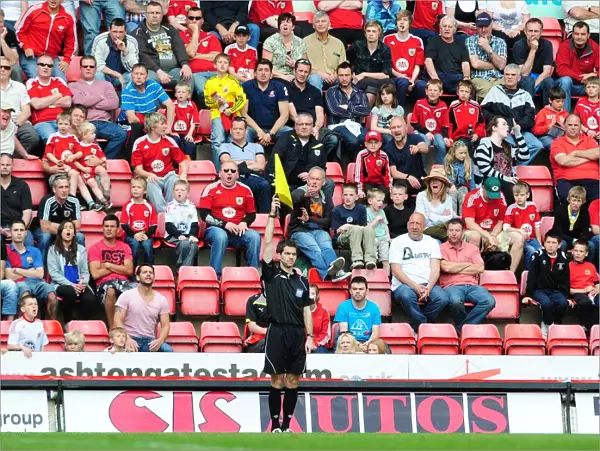 Bristol City vs Ipswich Town: Fan Protests over Disputed Line Call in Championship Match (16th April 2011)