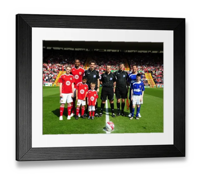 Framed Print : Championship Showdown: Bristol City vs Ipswich Town at Ashton Gate Stadium - 16th April 2011 Framed Print : Championship Showdown: Bristol City vs Ipswich Town at Ashton Gate Stadium - 16th April 2011
