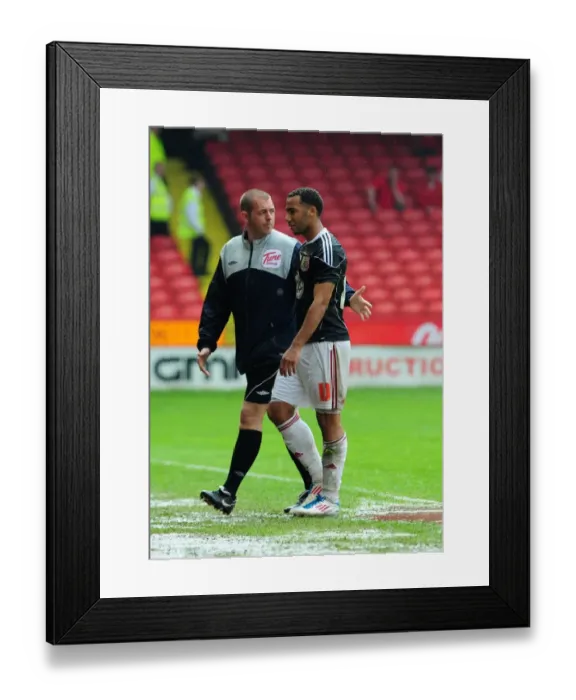 Framed Print : Bristol City's Nicky Maynard Receives Straight Red Card for Two-Footed Challenge in Sheffield United vs. Bristol City (Championship, 23 / 04 / 2011) Framed Print : Bristol City's Nicky Maynard Receives Straight Red Card for Two-Footed Challenge in Sheffield United vs. Bristol City (Championship, 23 / 04 / 2011)
