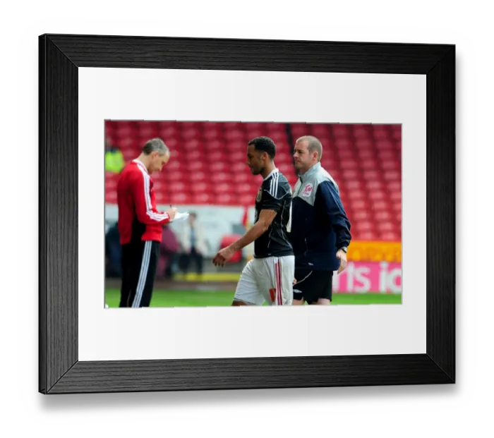 Framed Print : Two-Footed Challenge: Nicky Maynard's Red Card in Sheffield United vs. Bristol City Championship Match (23 / 04 / 2011) Framed Print : Two-Footed Challenge: Nicky Maynard's Red Card in Sheffield United vs. Bristol City Championship Match (23 / 04 / 2011)