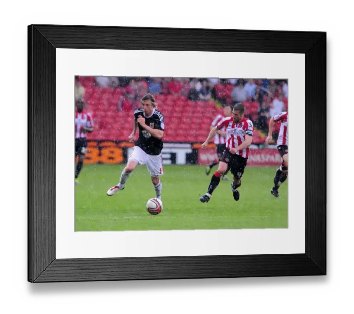 Framed Print : Battling for Championship Supremacy: Woolford vs. Montgomery - Sheffield United vs. Bristol City, 2011