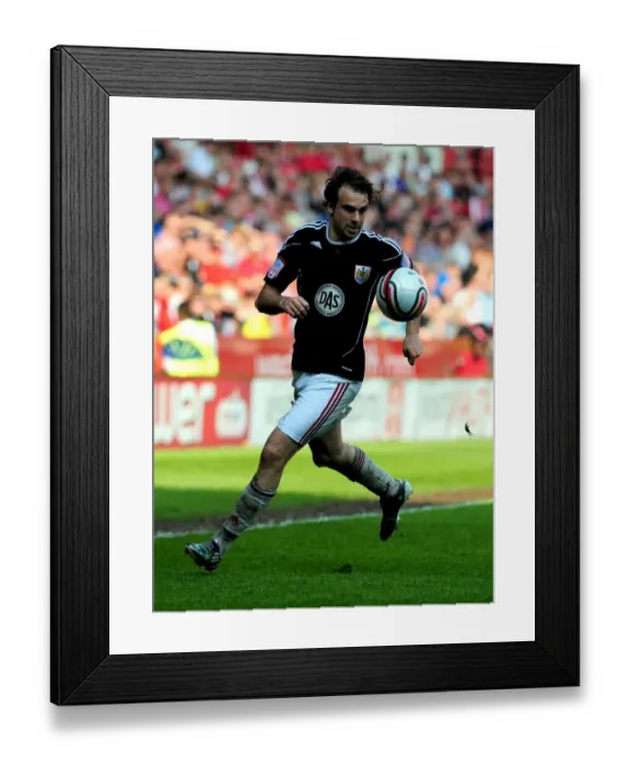 Framed Print : Brett Pitman's Thrilling Performance: Sheffield United vs. Bristol City, Championship 2011