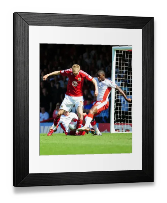 Framed Print : Bristol City's Jon Stead Thwarts by Forest Defenders - Championship Clash, April 2011