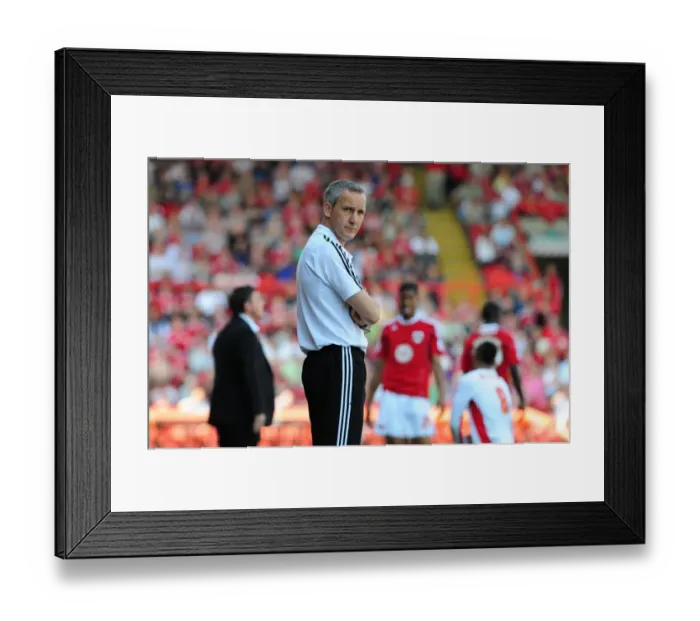 Framed Print : Keith Milnen's Championship Showdown: Bristol City vs Nottingham Forest (25 / 04 / 2011)