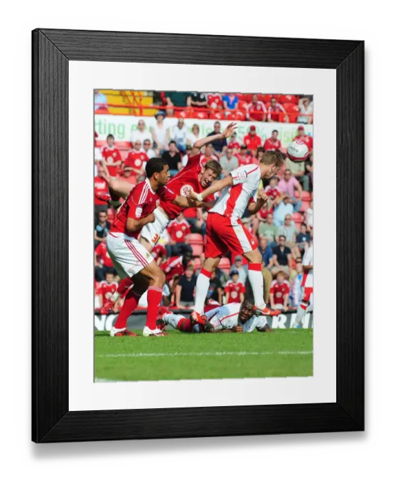 Framed Print : Controversial Non-Call: Jon Stead Fouled in the Box – Bristol City vs Nottingham Forest (Championship, 25 / 04 / 2011)