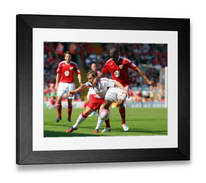 Framed Print : Intense Championship Rivalry: Elliott vs. McKenna - Bristol City vs. Nottingham Forest (April 2011) Framed Print : Intense Championship Rivalry: Elliott vs. McKenna - Bristol City vs. Nottingham Forest (April 2011)