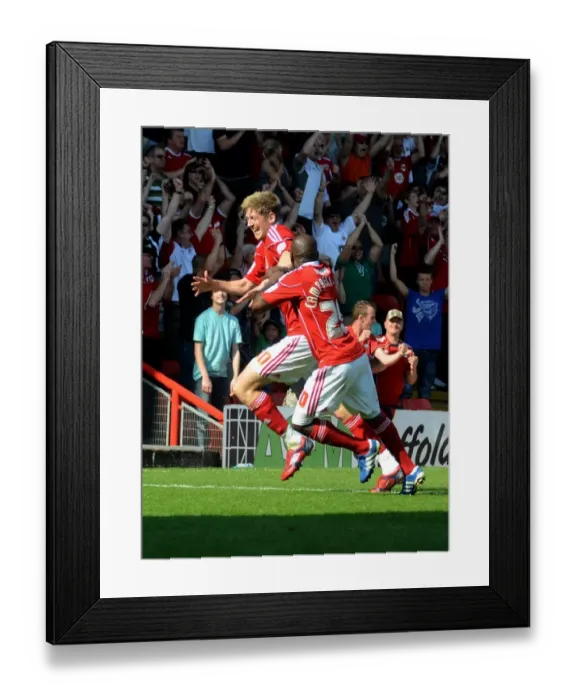Framed Print : Bristol City's Jon Stead Celebrates Championship Victory Over Nottingham Forest (25-04-2011) Framed Print : Bristol City's Jon Stead Celebrates Championship Victory Over Nottingham Forest (25-04-2011)