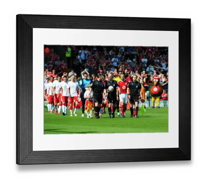 Framed Print : The Epic Battle: Bristol City vs. Nottingham Forest (2010-11) - A Season to Remember